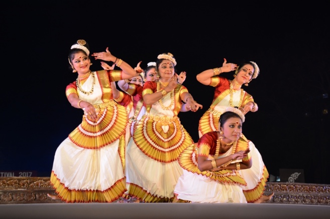 Mohiniyattam