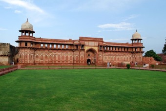 Architectural History of Agra Fort